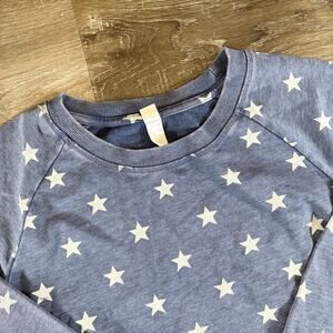 Alternative Apparel Women's Blue Stars Crew Neck Destressed Hem Size Large